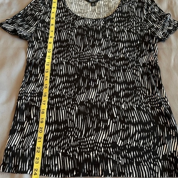 NWT Simply Vera Vera Wang Print Scoopneck Blouse Women’s XS Black Abstract - Picture 10 of 10